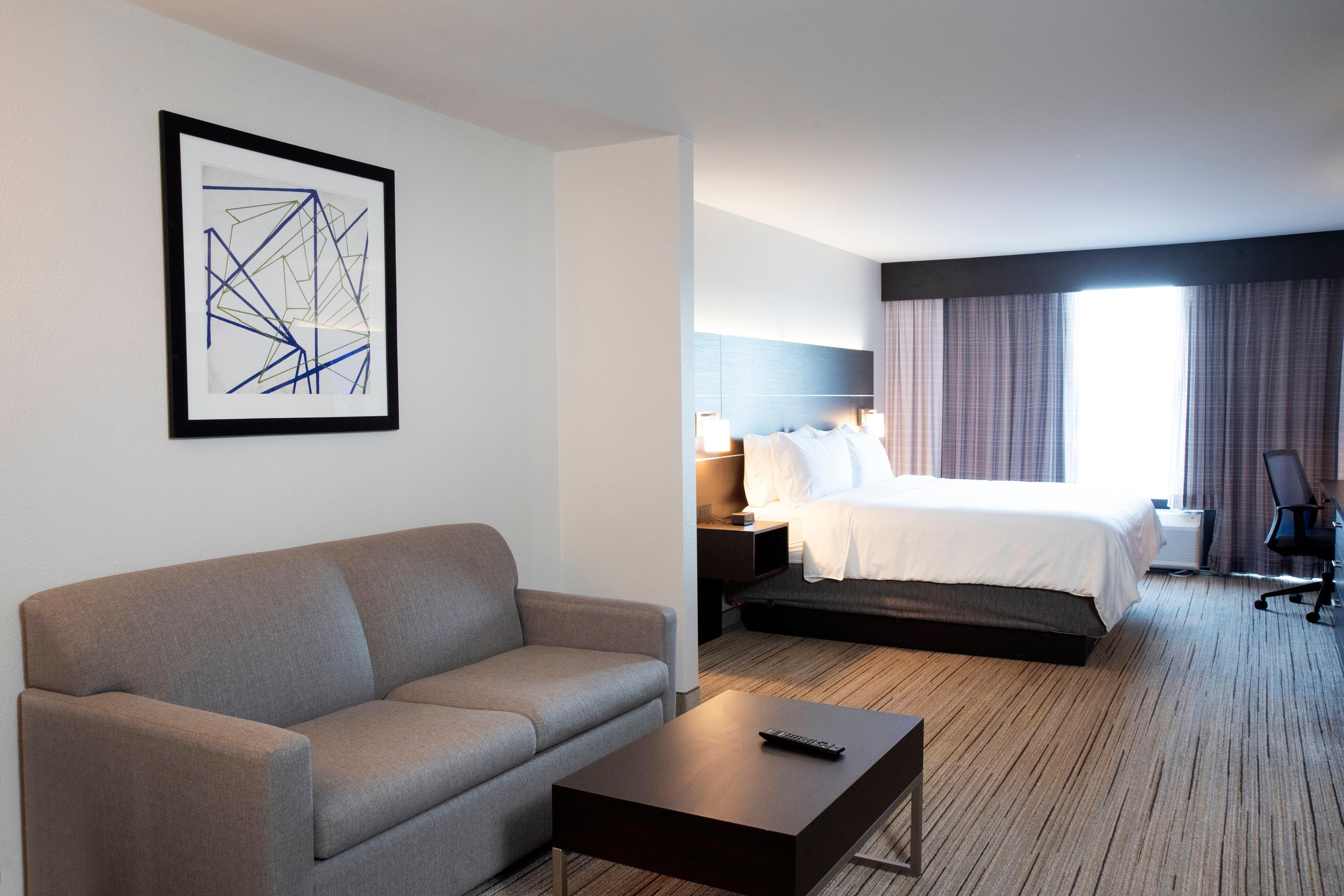 Holiday Inn Express Hotel & Suites Chester By Ihg Exterior photo